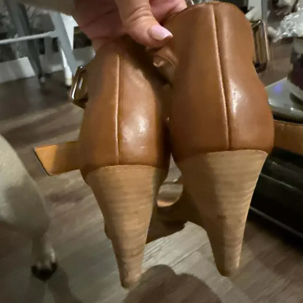 Caslon Tan Leather T-Strap Wedge Sandals